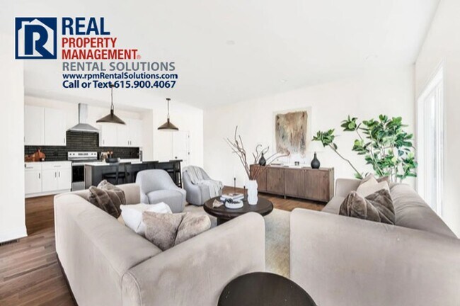 Foto del edificio - Amazing 4BD/3.5BA BRAND-NEW home in East Nashville! Attached garage and loft!