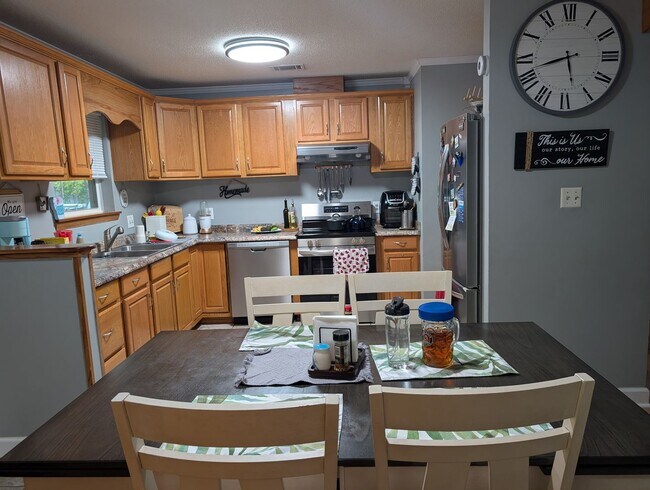 Building Photo - COMIG SOON!!!!! Charming 3 Bedroom, 2 Bath...