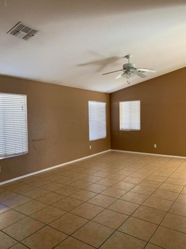 Foto del edificio - 16431 N 113th Ave