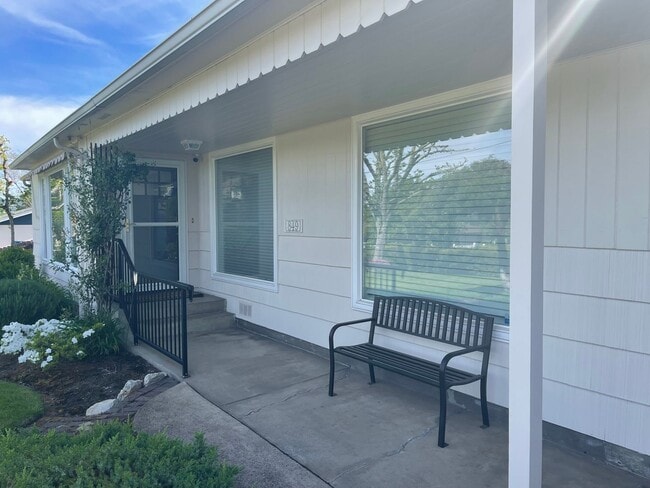 Foto del edificio - Updated 3 bedroom, 2 bath home