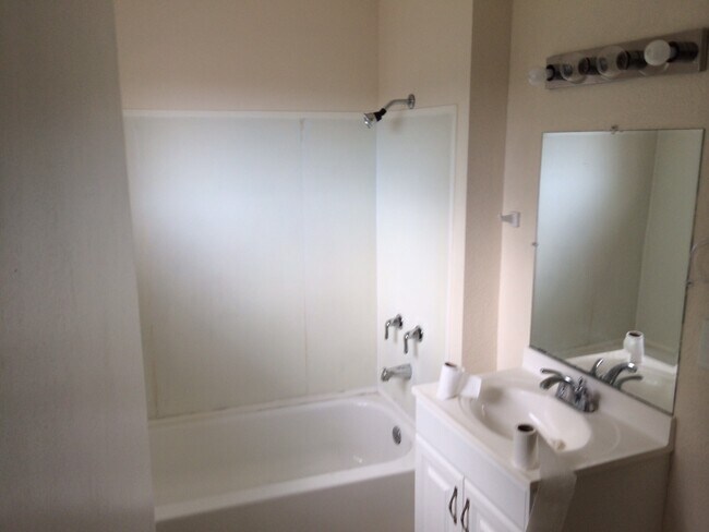 Foto del edificio - Large 4 bedroom Near UT and Downtown