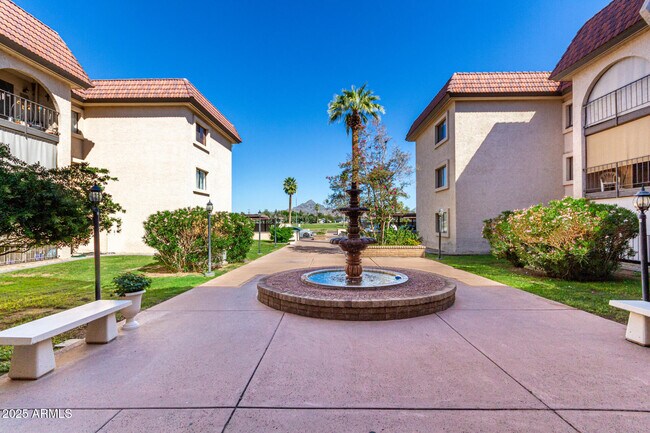 Foto del edificio - 3033 E Devonshire Ave