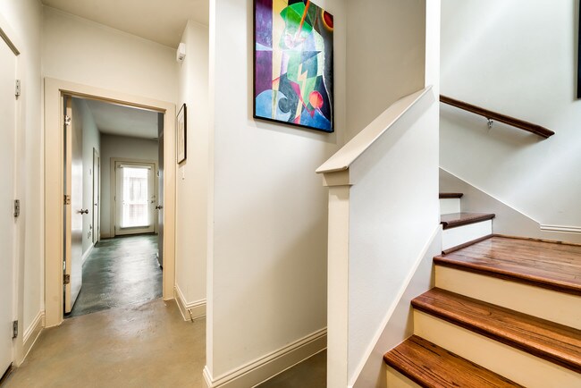 Foto del edificio - 1333 St Joseph St