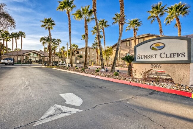 Building Photo - 2-Bed, 2-Bath Condo with Rare Feature-Both Bedrooms Include Attached Bathroom