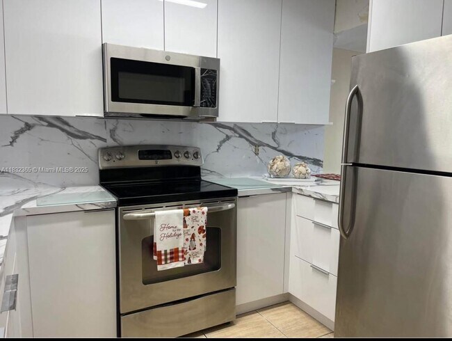 Foto del edificio - 7935 W 30th Ct