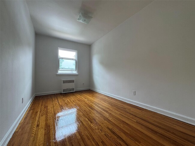 Building Photo - 78-01 164th St