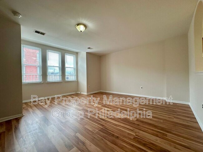 Building Photo - 3035 Frankford Ave