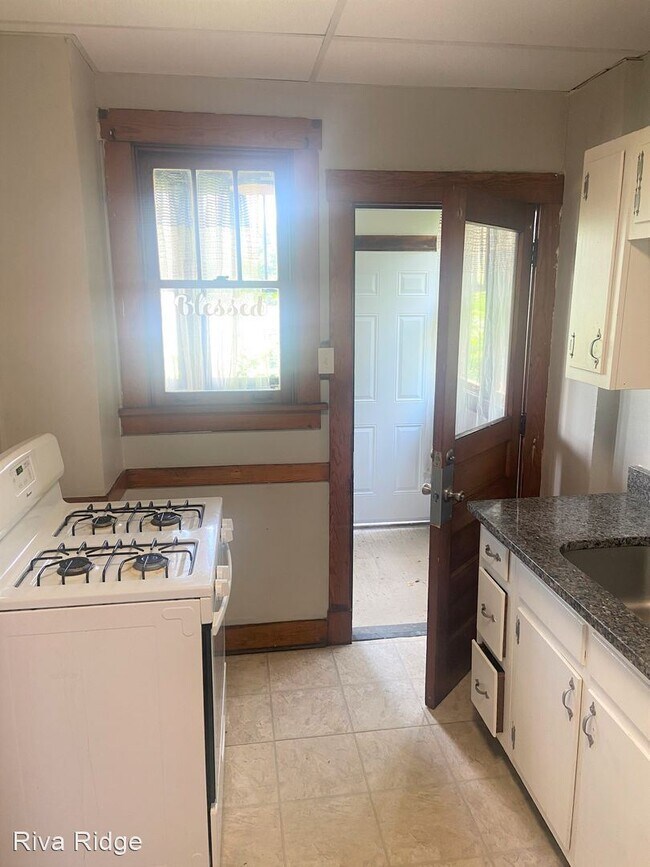 Building Photo - 2 br, 1 bath House - 3016 Merwyn Avenue