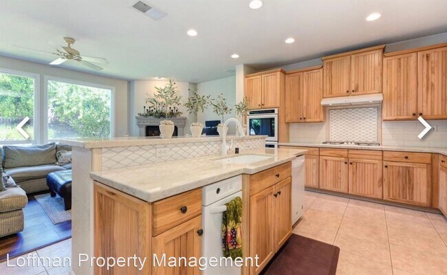 Building Photo - 5 br, 4 bath House - 6096 Great Basin Drive