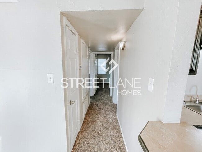 Building Photo - Charming 2 Bedroom in Wake Village!