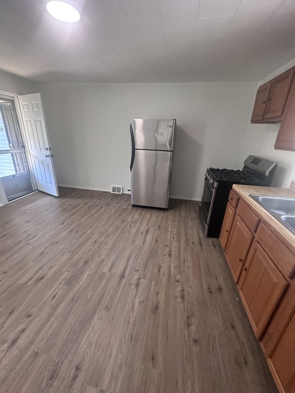 Foto del edificio - 1351 W 83rd St