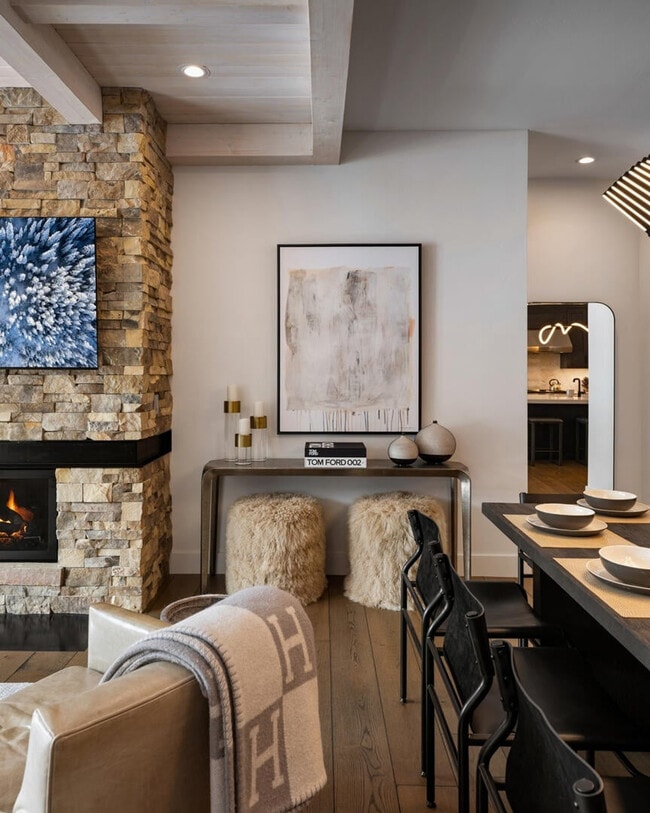 Building Photo - 66 Mountain Loop Rd