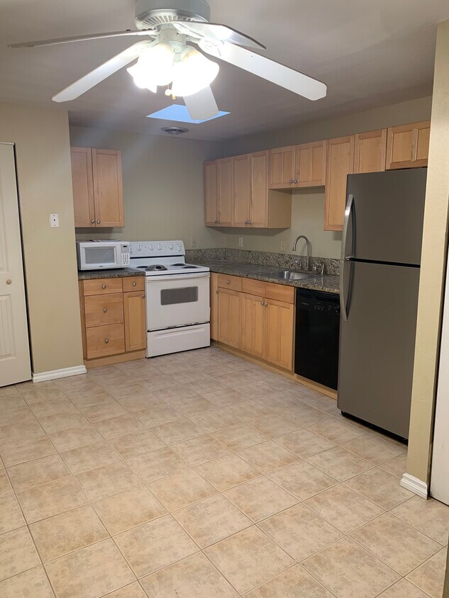 14600 SE 176th St Unit R3, Renton, WA 98058 Condo for Rent in Renton