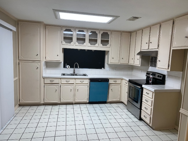 Building Photo - 109 Laguna Dr