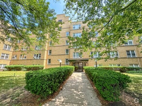 Building Photo - 5355 N California Ave