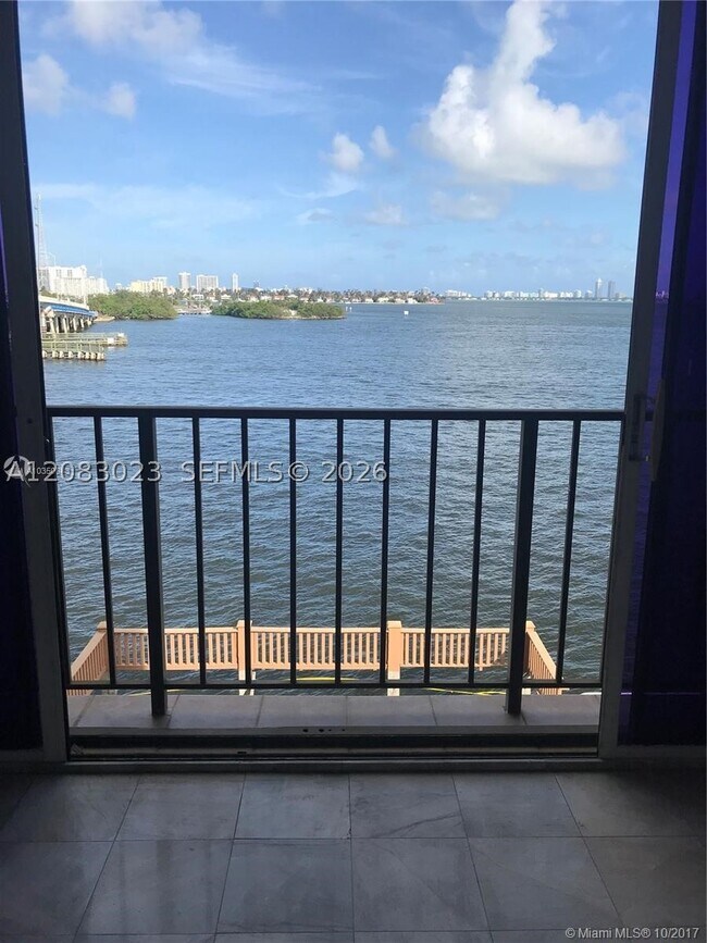Building Photo - 7899 NE Bayshore Ct