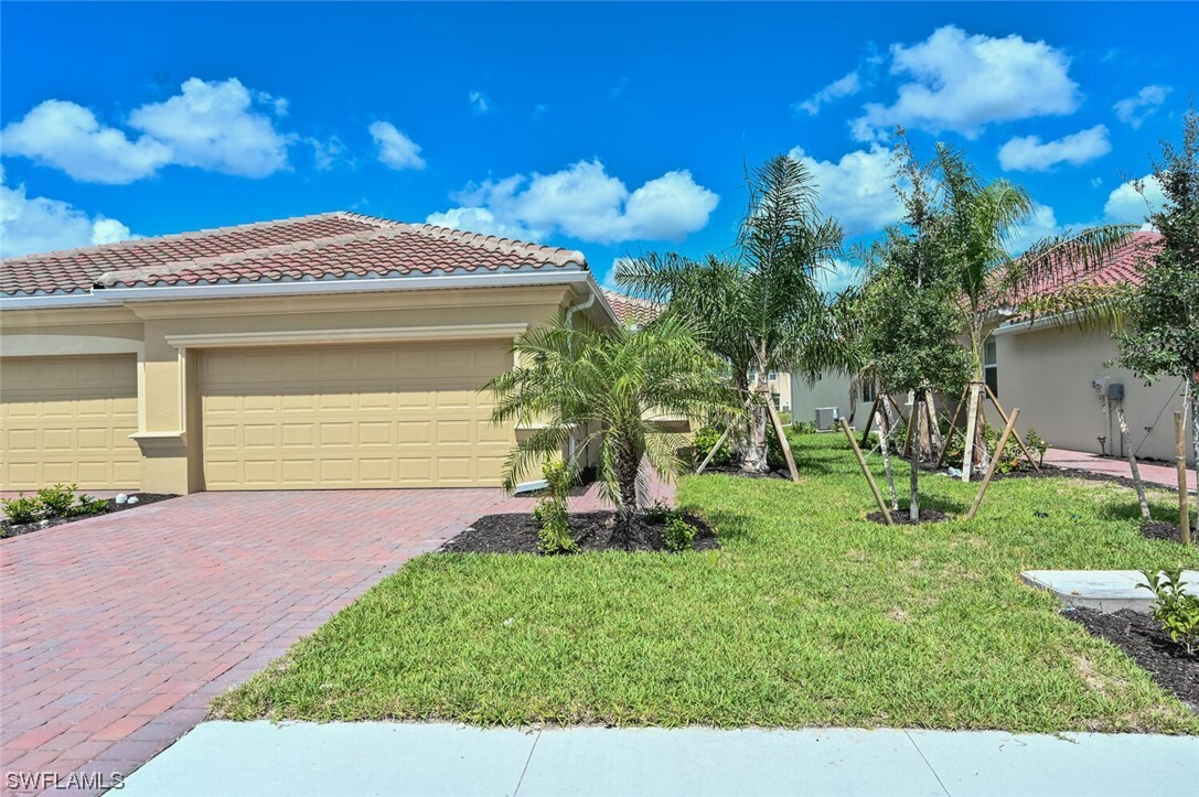 2625 Vine Ave, Naples, FL 34120 Condo for Rent in Naples, FL