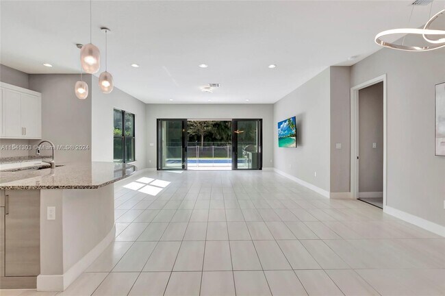 Foto del edificio - 8778 Quiet Inlet Ln