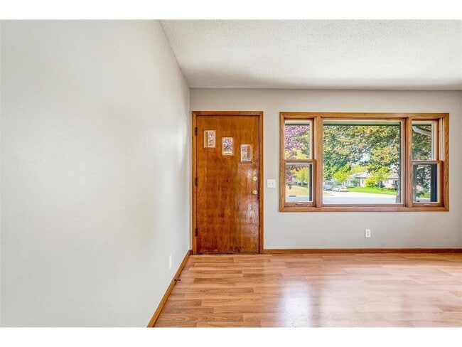 Building Photo - 3110 39th Ave NE