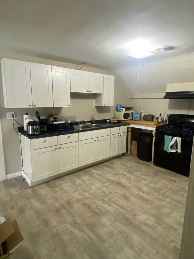 68 W University St Unit Upper, Alfred, NY 14802 Apartments in Alfred