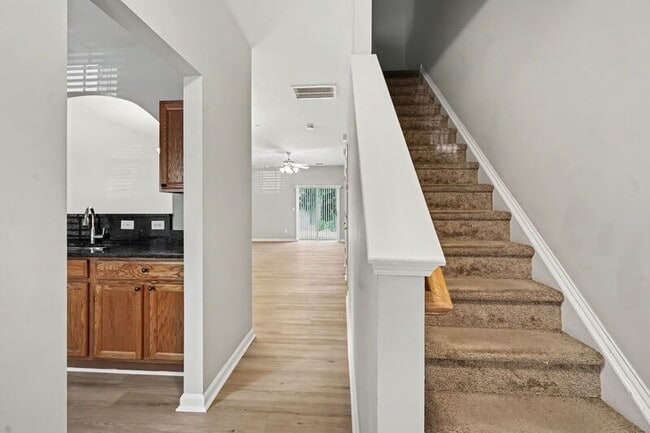 Building Photo - 2224 Winthrop Chase Dr