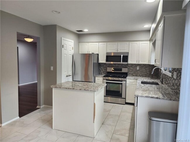 Building Photo - 19 Braemar Ln