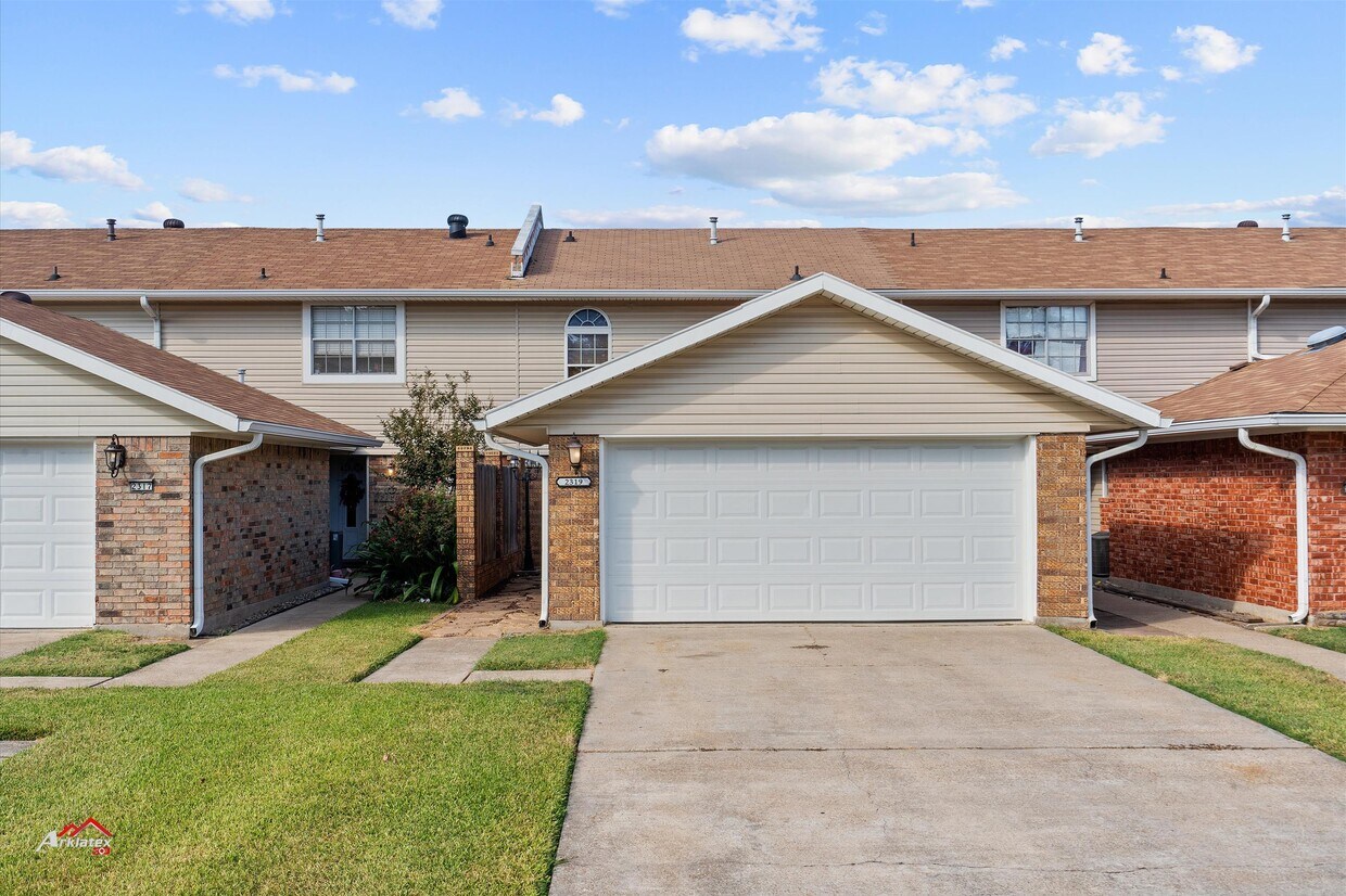 Primary Photo - 2319 Northside Dr
