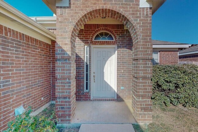 Foto del edificio - 3 bedrooms, 2 bath Brick Trail Lake Estate...