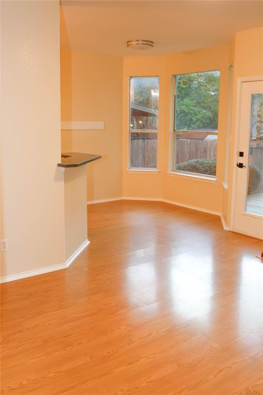 Foto del edificio - 7515 Windrush Dr