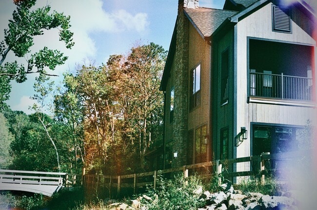 Building Photo - Tributary 50