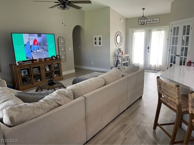 Building Photo - 1229 SW 29th Terrace