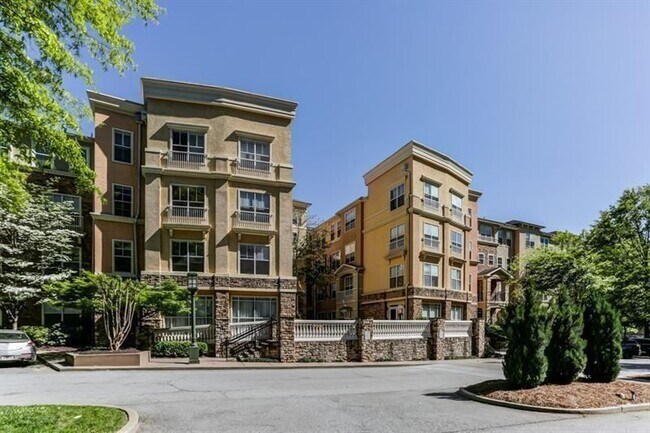 Foto del edificio - 10 Perimeter Summit Blvd