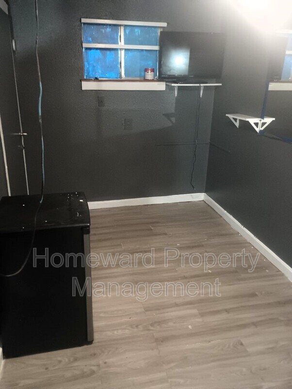 Foto principal - 3803 Meadowbrook Dr
