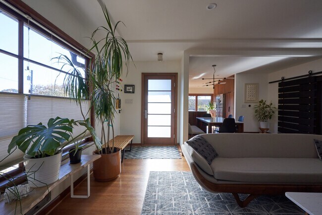 Foto del edificio - 2111 SE 28th Pl