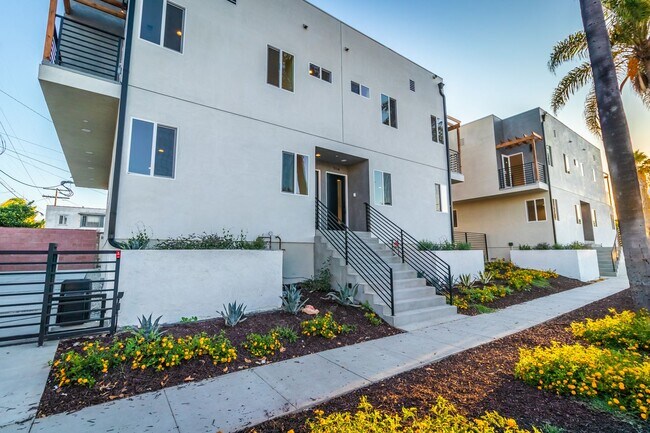 Foto del edificio - 5020 Pickford St