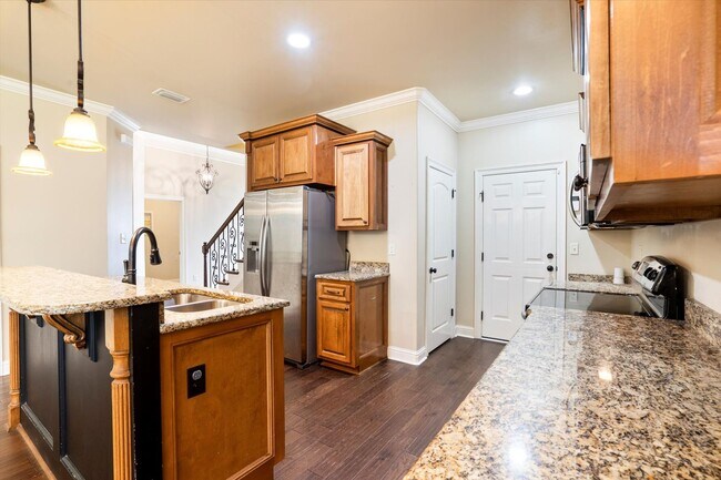 Building Photo - UPCOMING LISTING-CUSTOM BUILT HOME IN PINEHURST