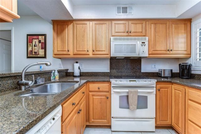 Building Photo - 13 Albro St