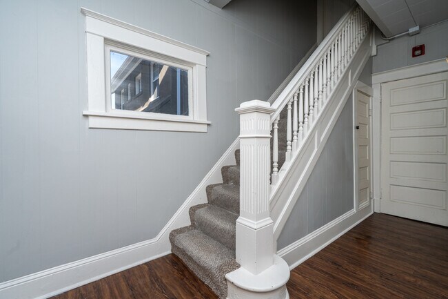 Building Photo - 1228 Louisiana St