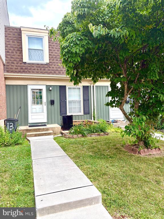 Building Photo - 13 Mitnick Ct