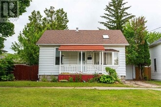 Building Photo - 188 Durand St
