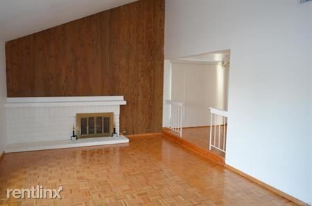 Primary Photo - 2364 Burnside St