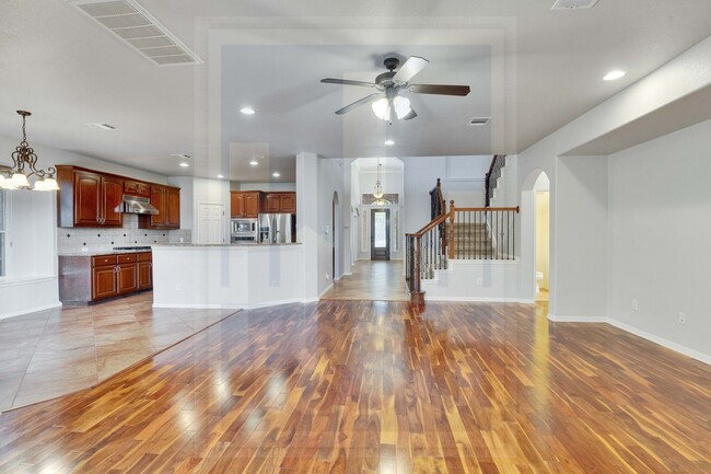 Building Photo - 5917 Sunset Ridge