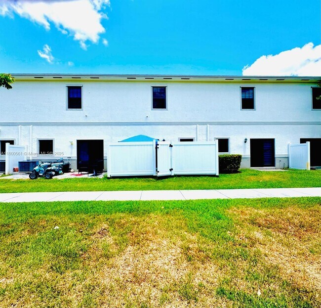 Foto del edificio - 761 SW 11th St