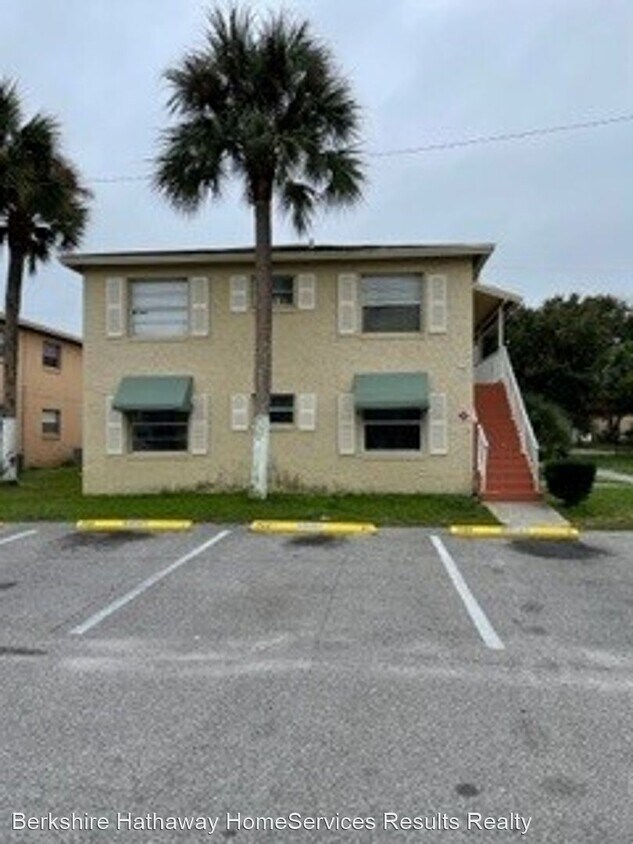 Primary Photo - 2 br, 1 bath House - 700 Michigan Ct #4
