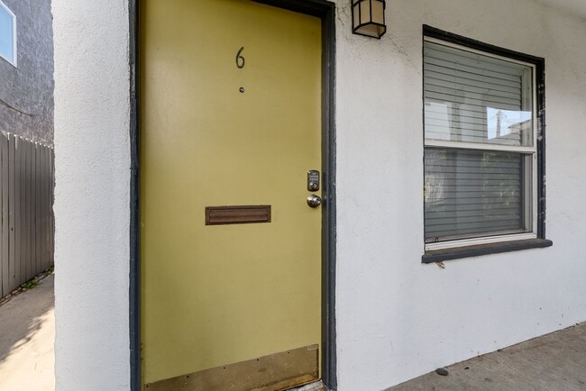 Foto del edificio - 935 N Washington Pl