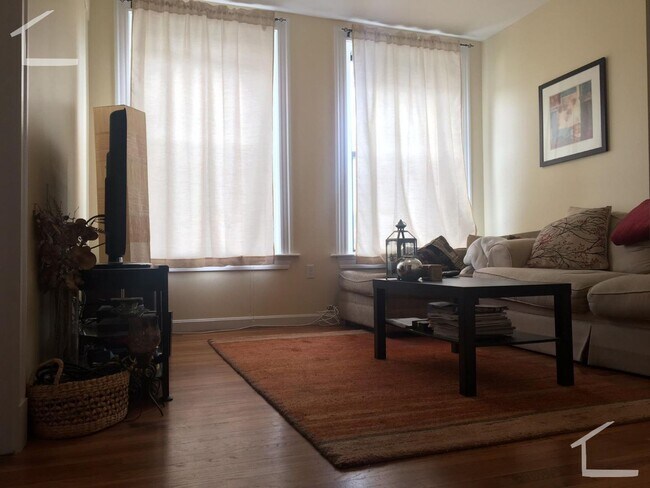 Foto del edificio - 3 Bed 1.5 Bath - Brighton 9/1