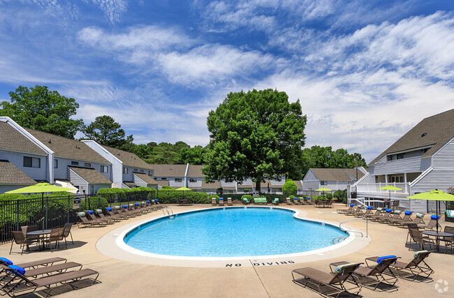 Resort-style Pool and Sundeck with Wi-Fi - Abbington Hills