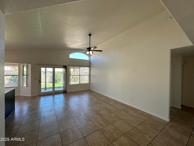 Building Photo - 15001 S 46th Pl