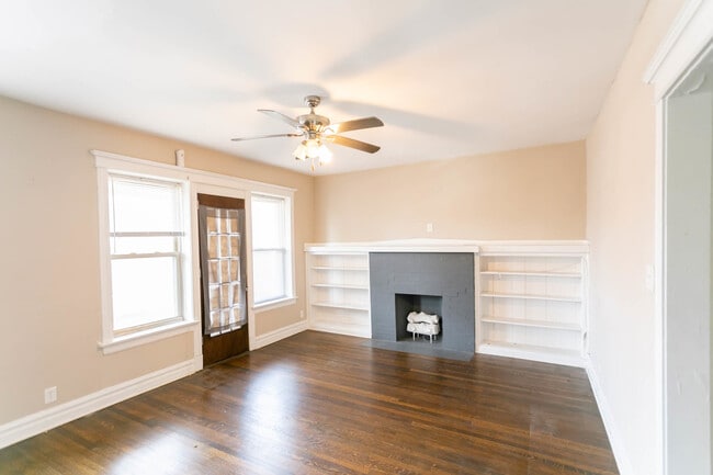 Building Photo - 5417 S Drexel Ave