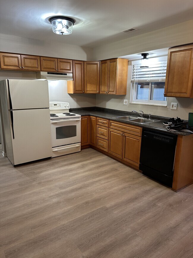 Kitchen - 715 Walnut St